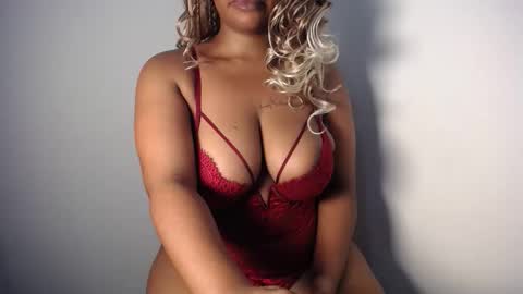 Snapshot of blueyivy chatting on April 28, 12:21 pm Babygirl online show from April 28, 12:21 pm