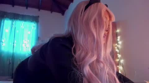 Snapshot of blumasweet chatting on February 14, 3:05 pm Bluma Sweet online show from February 14, 3:05 pm