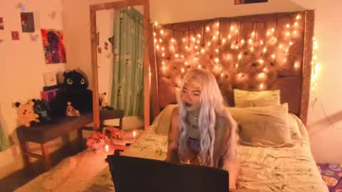 Snapshot of blumasweet chatting on March 6, 6:52 am Bluma Sweet online show from March 6, 6:52 am