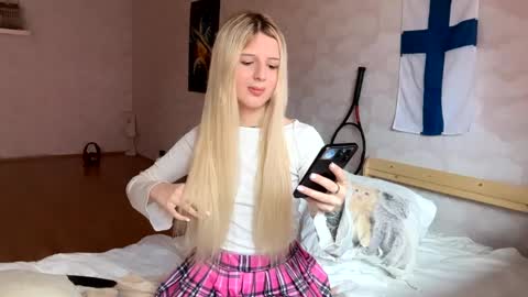 Delle online show from May 28, 9:28 am