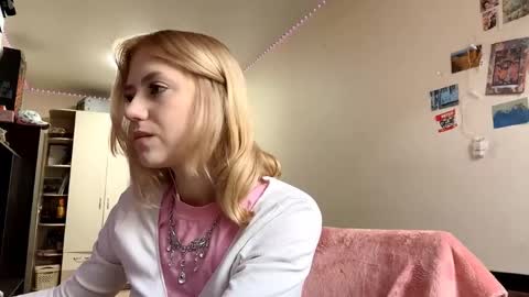 Elizabeth online show from November 11, 6:35 am