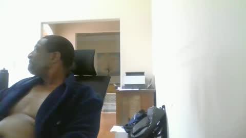 Snapshot of bluuthunder1914 chatting on December 9, 5:08 pm bluuthunder1914 online show from December 9, 5:08 pm