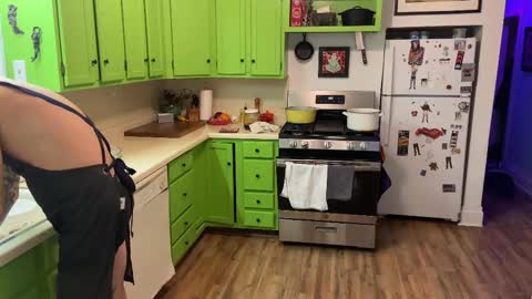 Snapshot of bnczuperzexy chatting on November 27, 6:04 am ZuperZexyZounds online show from November 27, 6:04 am