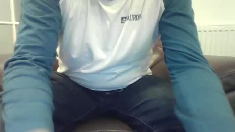 bobby_113 online show from April 15, 7:32 pm