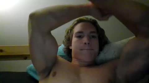 Snapshot of bobbydee35 chatting on October 10, 2:21 am bobbydee35 online show from October 10, 2:21 am