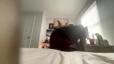 Snapshot of bobbyjones88034 chatting on October 18, 7:03 pm Luv bug online show from October 18, 7:03 pm