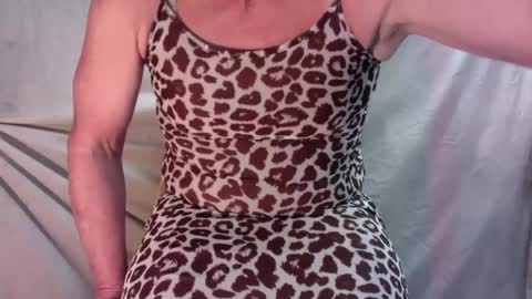 bobbyjune66 online show from February 7, 8:33 am