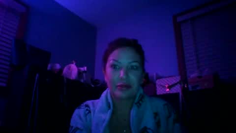 Snapshot of bodicas chatting on November 16, 9:15 am milf online show from November 16, 9:15 am