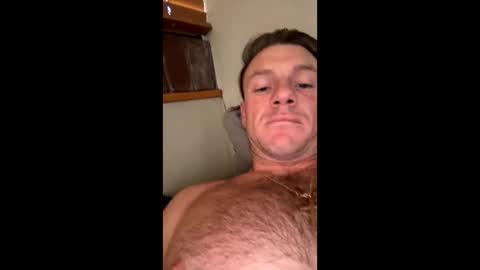 Snapshot of bodukes3233 chatting on February 21, 10:33 pm Swingingdong online show from February 21, 10:33 pm