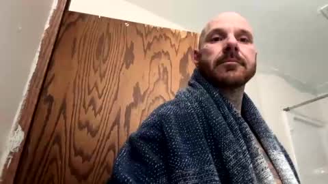 Snapshot of bodyart85_19 chatting on January 22, 5:06 pm Bodyart85 19 online show from January 22, 5:06 pm