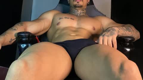 Snapshot of bodymenbr chatting on December 15, 9:52 pm bodymenbr online show from December 15, 9:52 pm