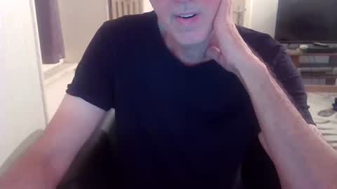 Snapshot of bogus25 chatting on July 19, 2:10 pm bogus25 online show from July 19, 2:10 pm