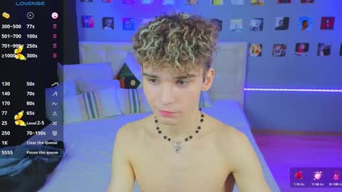 ALEXPVT IS OPEN online show from February 24, 3:33 am