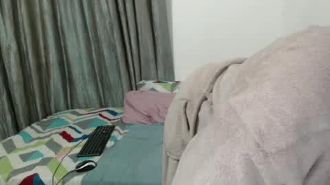 boitylips online show from June 30, 10:00 pm