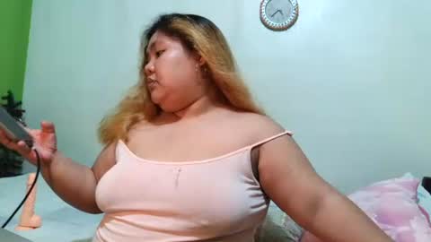 Snapshot of bombastic_darla chatting on November 12, 2:28 pm bombastic_darla online show from November 12, 2:28 pm