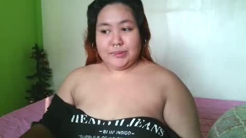 Snapshot of bombastic_darla chatting on November 24, 2:22 am bombastic_darla online show from November 24, 2:22 am