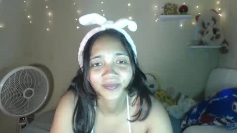 Snapshot of bombon_205661 chatting on October 12, 12:42 am Melanie online show from October 12, 12:42 am