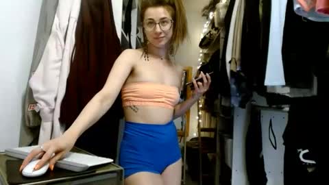 Snapshot of bombshellbaeby chatting on May 24, 10:48 pm BombshellBaeby online show from May 24, 10:48 pm