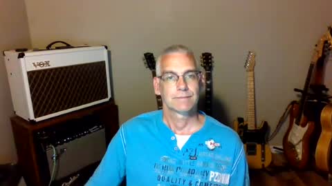 Snapshot of bomec40 chatting on July 8, 11:09 pm Carl online show from July 8, 11:09 pm