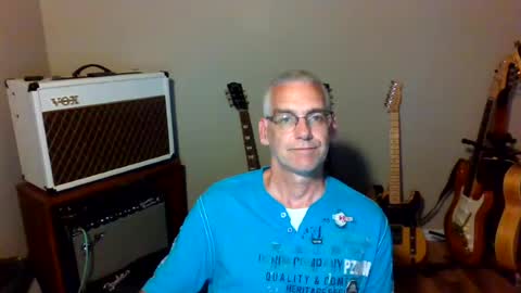 Snapshot of bomec40 chatting on July 10, 12:48 am Carl online show from July 10, 12:48 am