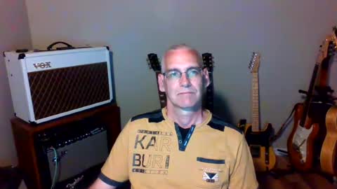 Snapshot of bomec40 chatting on July 12, 2:02 am Carl online show from July 12, 2:02 am