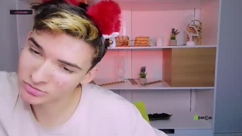 Snapshot of bondi_vv chatting on December 1, 7:30 pm bondi_vv online show from December 1, 7:30 pm