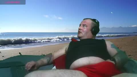 Snapshot of bongolian chatting on January 8, 5:27 am SkullBone online show from January 8, 5:27 am