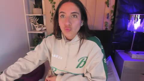 Snapshot of bonnali_lune chatting on February 11, 10:59 pm bonnali_lune online show from February 11, 10:59 pm