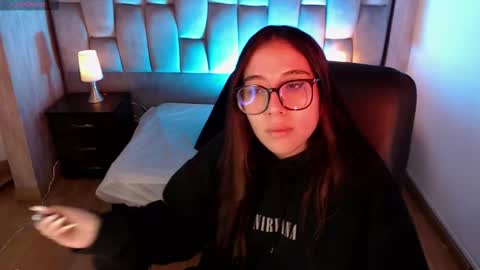 Snapshot of bonnali_lune chatting on February 15, 12:58 pm bonnali_lune online show from February 15, 12:58 pm