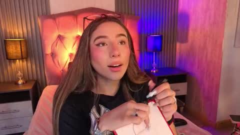 Snapshot of bonnali_lune chatting on February 21, 8:32 pm bonnali_lune online show from February 21, 8:32 pm