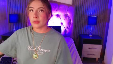 Snapshot of bonnali_lune chatting on March 14, 6:19 am bonnali_lune online show from March 14, 6:19 am