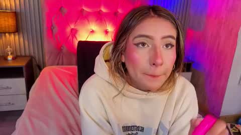 Snapshot of bonnali_lune chatting on March 19, 8:35 pm bonnali_lune online show from March 19, 8:35 pm