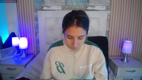 bonnali_lune online show from April 27, 8:40 pm
