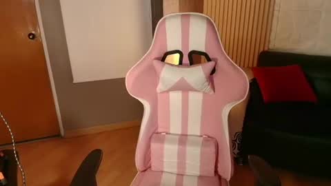bonnali_lune online show from June 13, 4:43 am