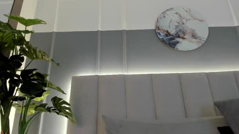 Snapshot of bonnie_bloom chatting on March 1, 2:48 am Bonnie online show from March 1, 2:48 am