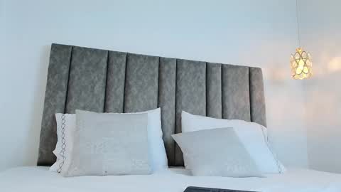 Snapshot of bonnie_bloom chatting on October 8, 5:16 am Bonnie online show from October 8, 5:16 am