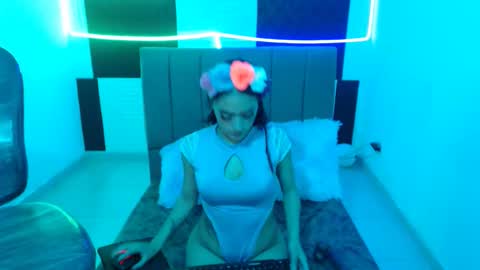 Bonnie online show from November 27, 3:25 pm