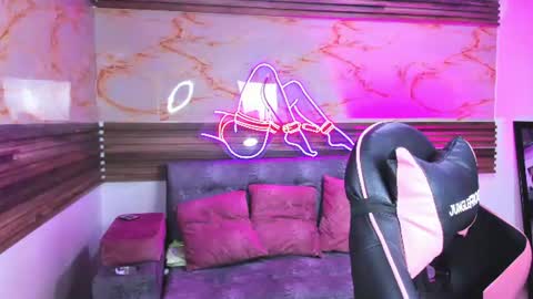 becky online show from June 22, 2:35 am