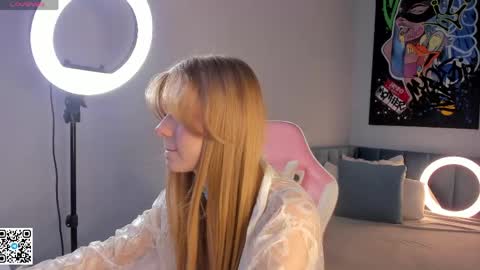 Snapshot of bonnie_jonson chatting on May 3, 11:55 pm Bonnie online show from May 3, 11:55 pm