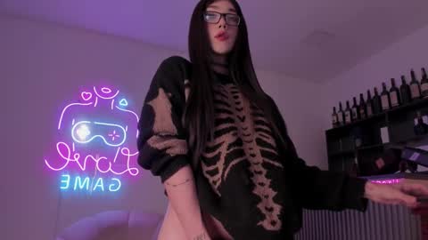 Snapshot of bonnie_luxury chatting on October 23, 5:18 am Bonnie Luxury online show from October 23, 5:18 am