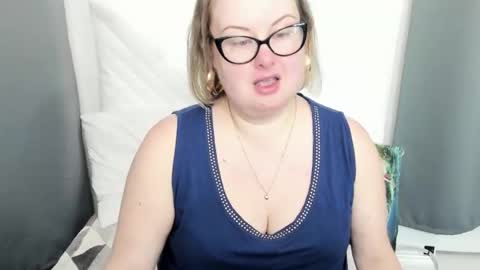 Bonnie online show from February 2, 4:55 am