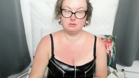 Snapshot of bonnieshining chatting on June 2, 5:20 am Bonnie online show from June 2, 5:20 am