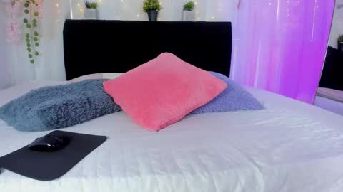 bonny_and_carrot online show from December 20, 6:48 pm