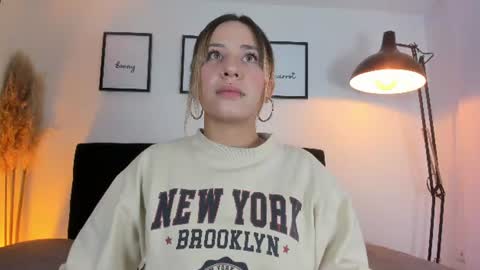 bonny_and_carrot online show from July 10, 8:11 pm