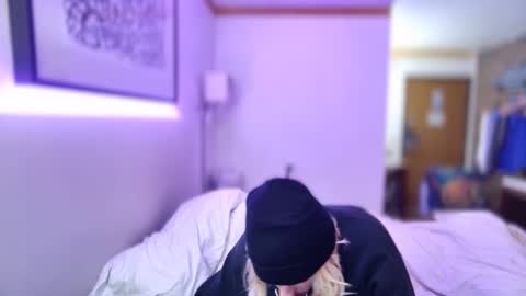 Snapshot of boobookittyfuxx chatting on October 30, 1:29 am boobookittyfuxx online show from October 30, 1:29 am