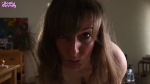 Snapshot of boobsgwendy chatting on December 2, 1:24 pm Gwendydy online show from December 2, 1:24 pm