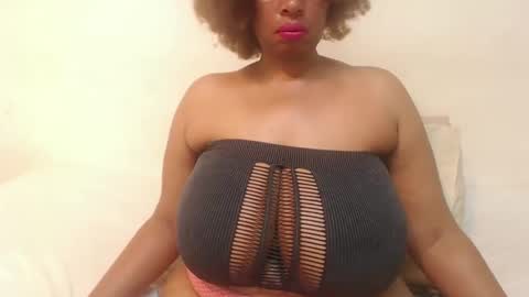 Snapshot of boobyqueen24 chatting on January 9, 8:33 pm boobyqueen online show from January 9, 8:33 pm