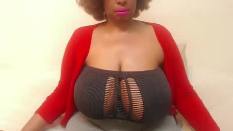 Snapshot of boobyqueen24 chatting on February 17, 5:21 pm boobyqueen online show from February 17, 5:21 pm