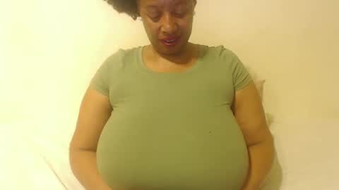 Snapshot of boobyqueen24 chatting on September 10, 7:25 pm boobyqueen online show from September 10, 7:25 pm