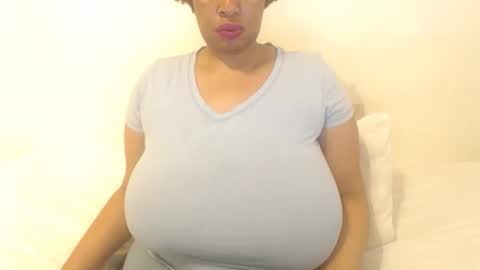 Snapshot of boobyqueen24 chatting on September 25, 8:07 am boobyqueen online show from September 25, 8:07 am